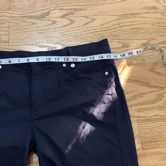 GOLFINO STRETCH GOLF SOFIA BERMUDA SHORTS SIZE 12‎ - Picture 9 of 10